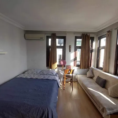 Taksim Cozy בית הארחה
